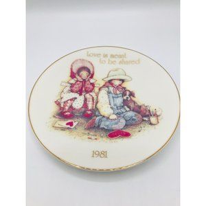 Vintage 1981 Love Shared Holly Hobbie collector’s plate.